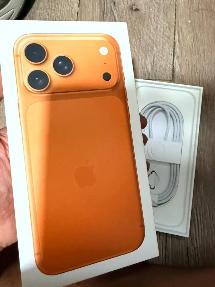 Iphone 17 pro max 256 garansi ibox
