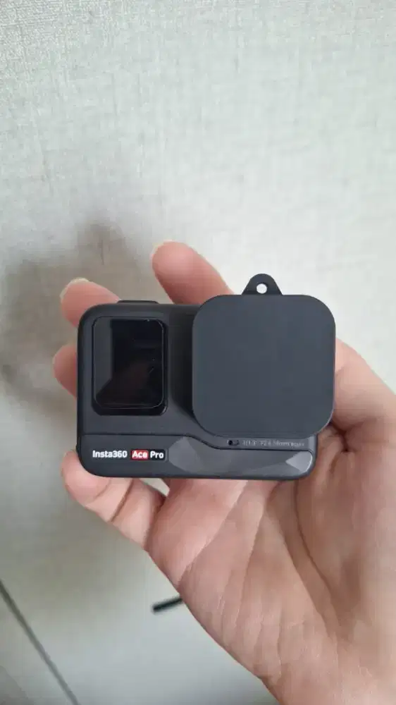 Insta 360 Ace Pro Gen 1 Fullset Mulus like a new
