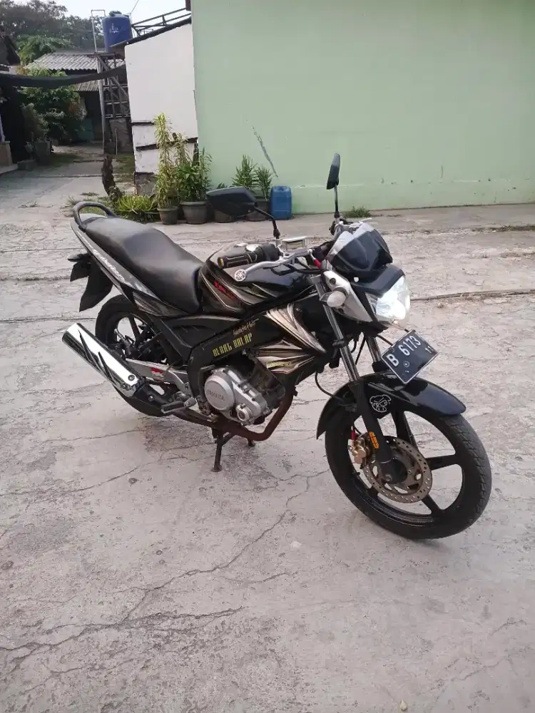 YAMAHA VIXION 2011 OLD