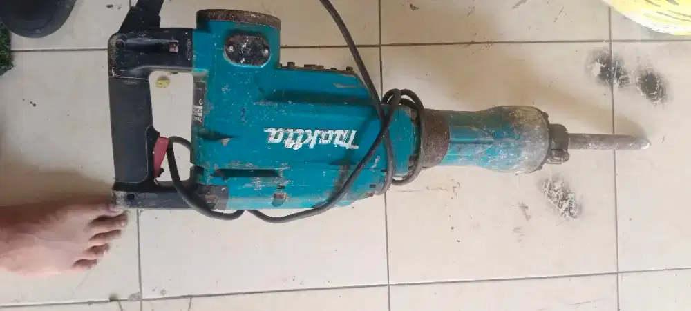 Jack hammer demolition hammer Makita HM1306