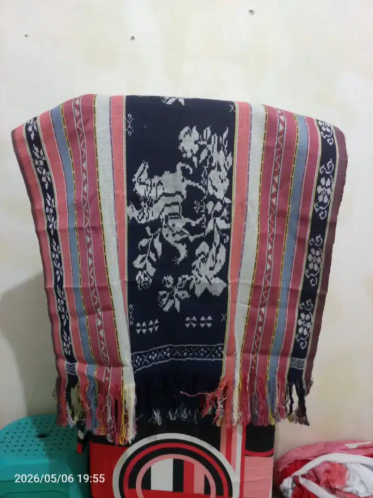 sarung tenun tradisional flores no minus
