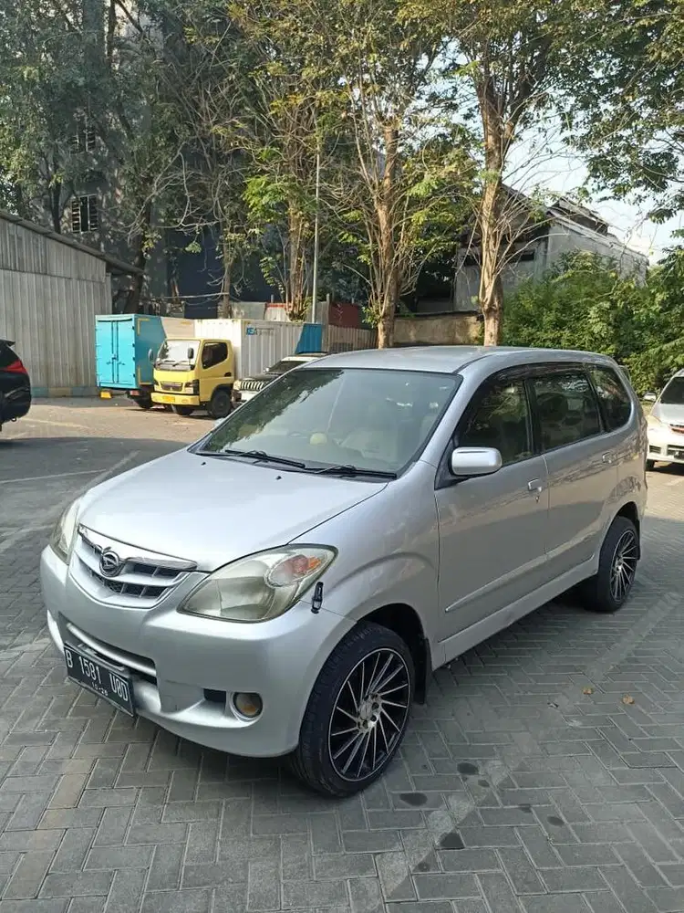 XENIA Li 2011 (dijual cepat)