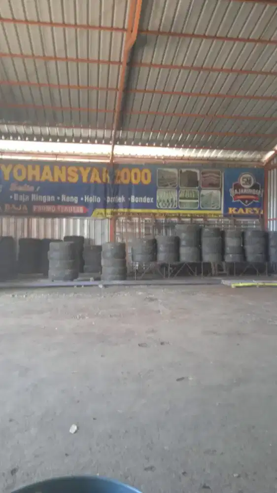 BAN MOBIL BEKAS