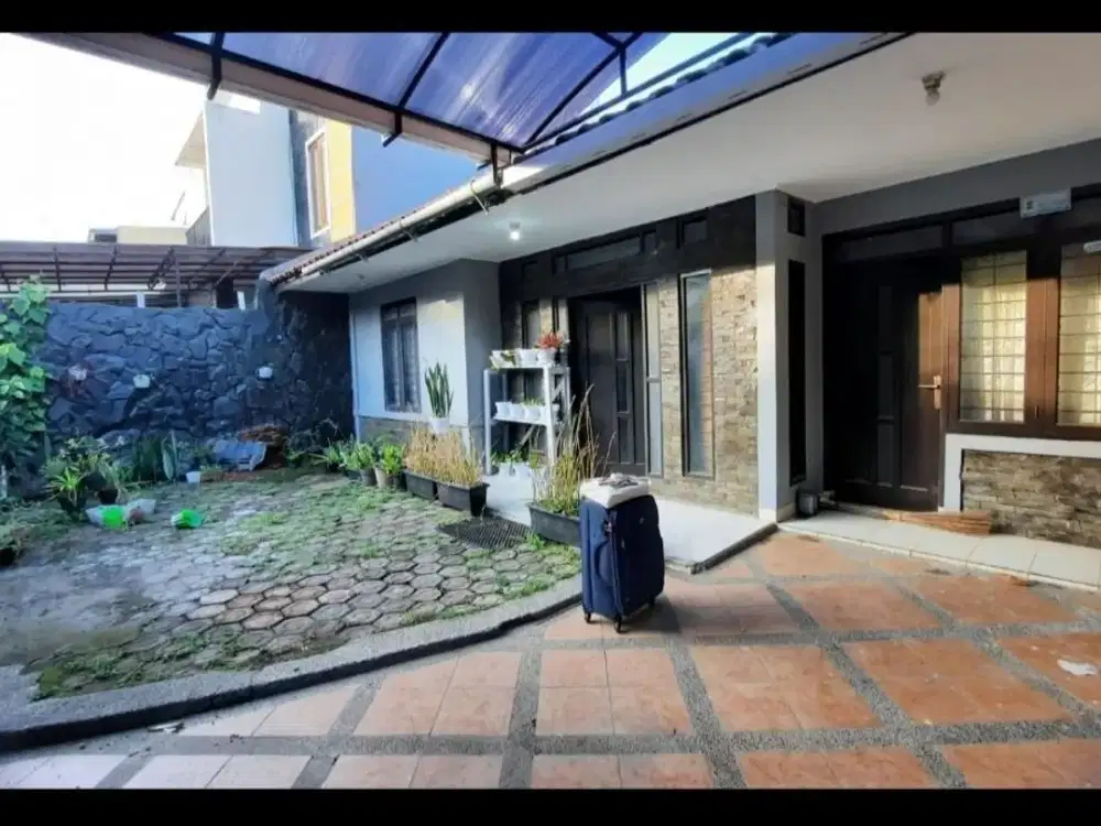 rumah murah cocok untuk tempat tinggal, kantor, lokasi dkt braga, alun alun kota bandung, di sayap sunda, riau, bandung tengah