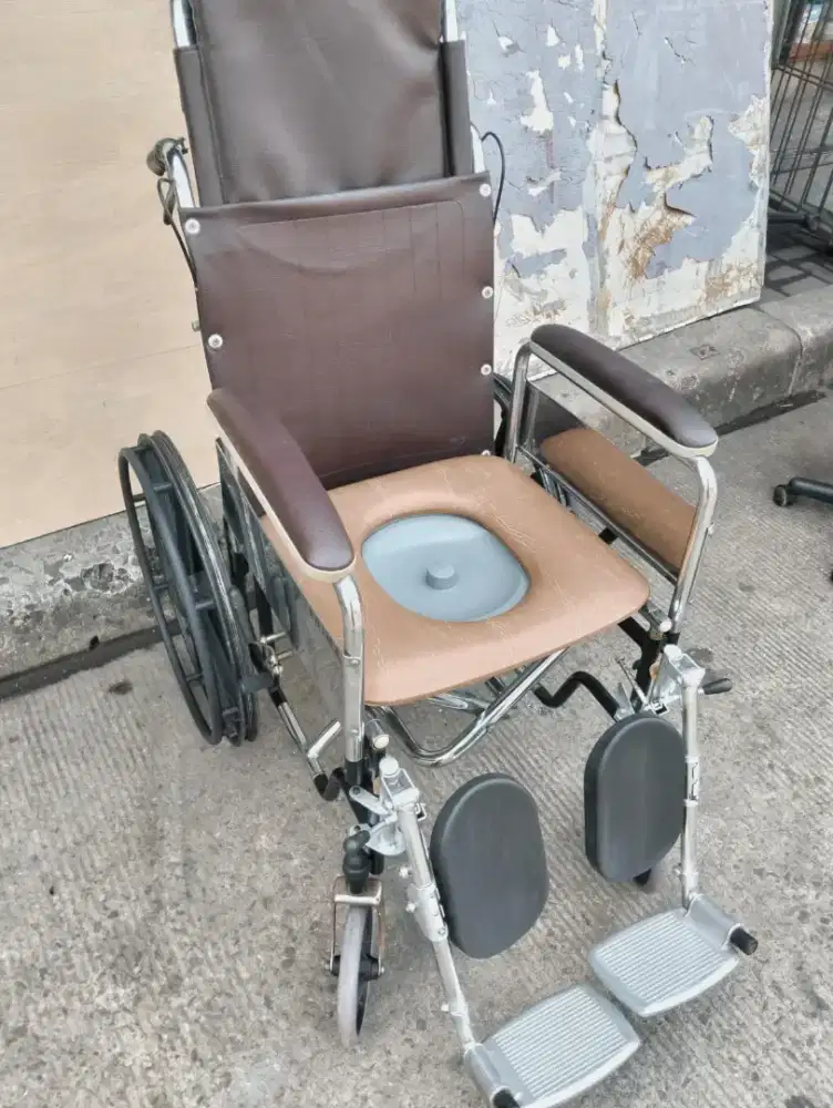 Kursi roda plus BAB merk Shima