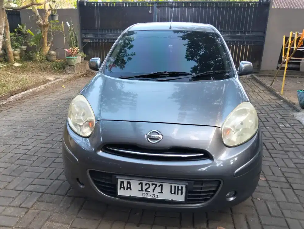 Nissan March an sendiri