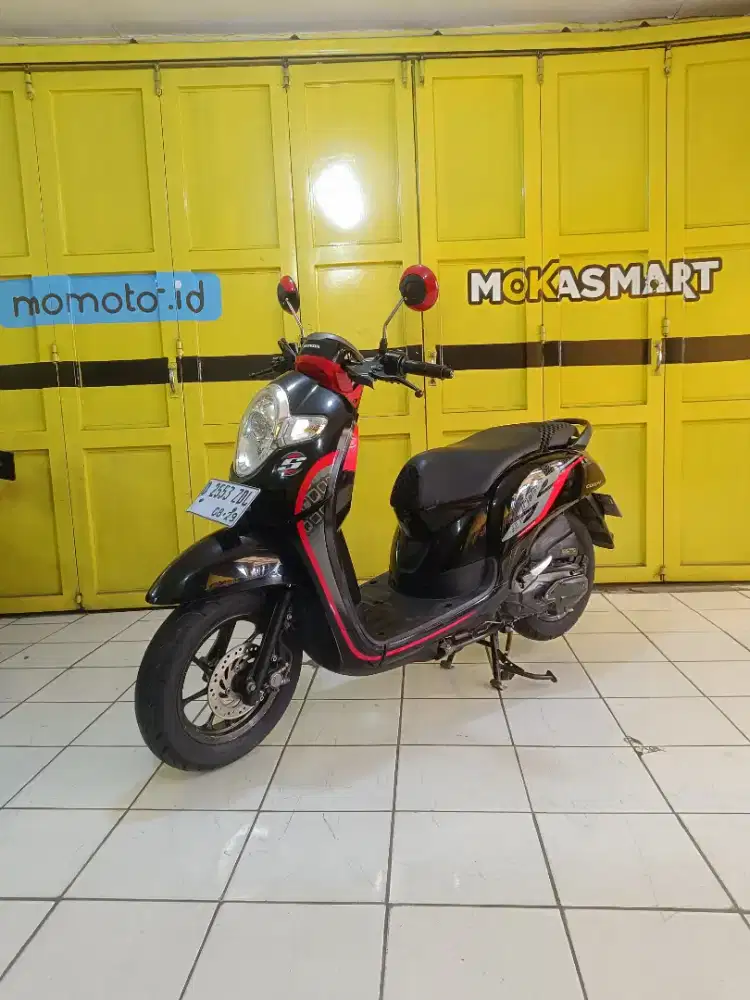Honda scoopy donat 2019 mulus