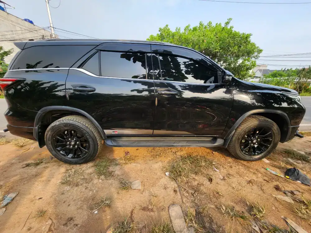 Fortuner GR sport 2023 kondisi mulus. Dijamin puas sprti baru