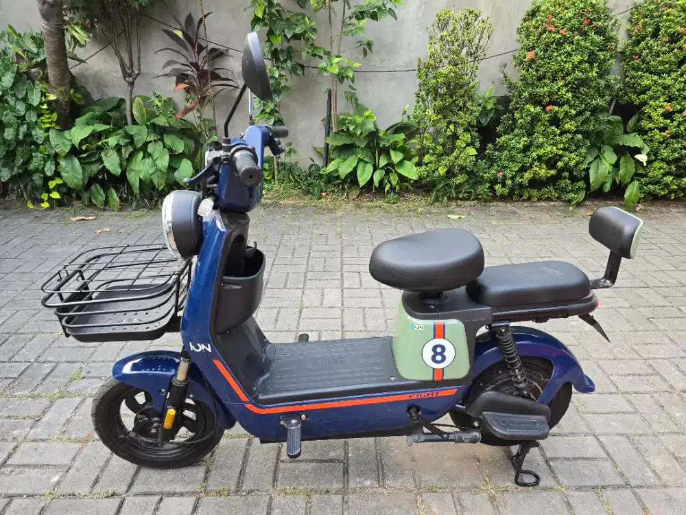 Sepeda listrik Element Ion 8 mulus