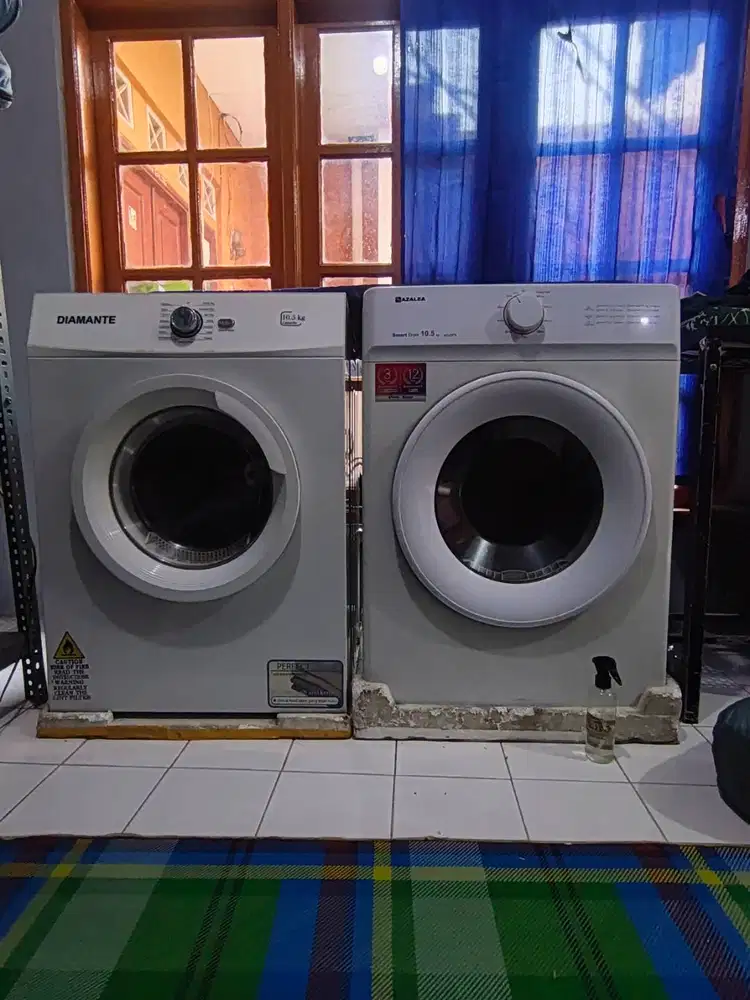 Dijual peralatan laundry setengah pakai masih komplit 2 mesin  1 dan 1