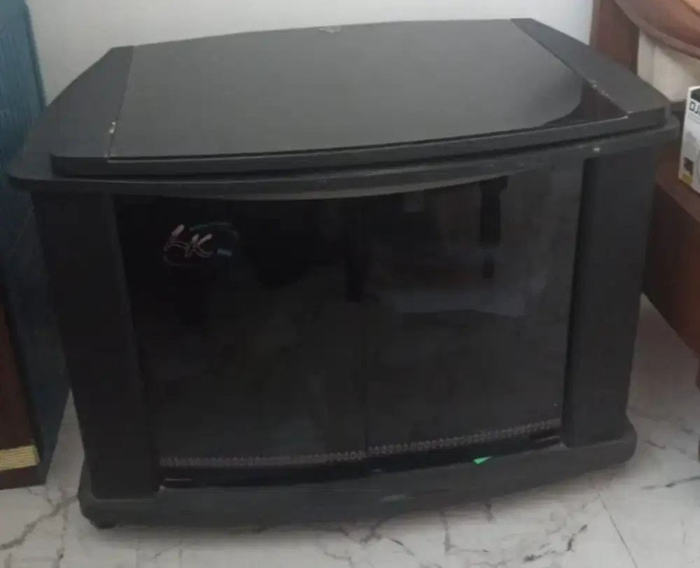 Rak TV jadul antik