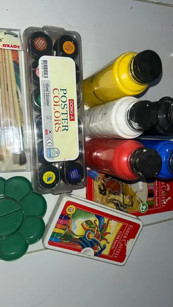 Alat mewarnai dan melukis