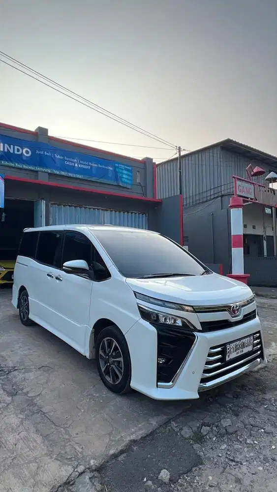 Toyota Voxy 2018