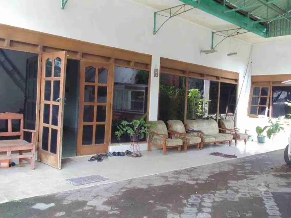 JUAL CEPAT RUMAH HITUNG TANAH DI JANTUNG KOTA BLITAR