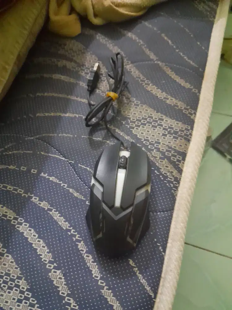 Dijual mouse laptop jarang dipakai