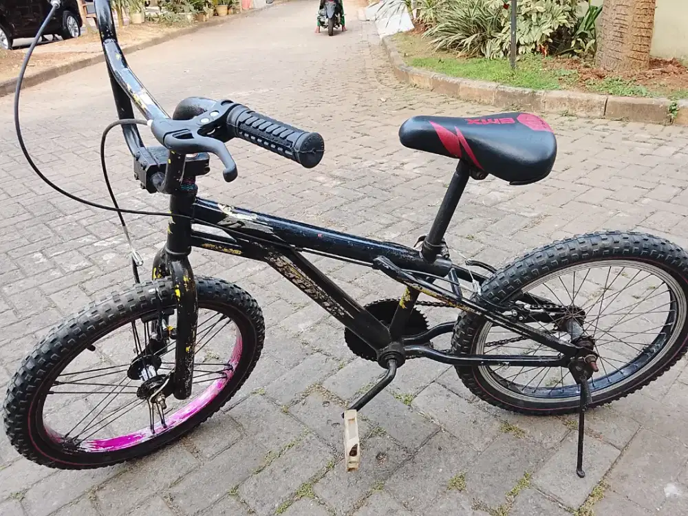 Sepeda BMX UK 20