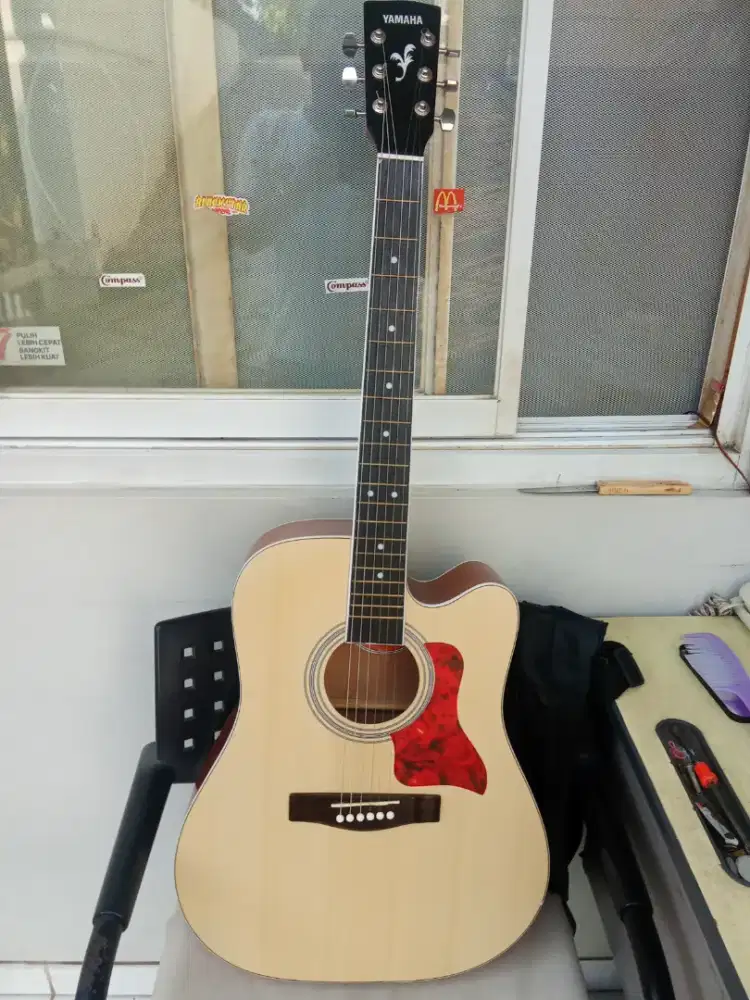 Gitar Yamaha akustik + tas