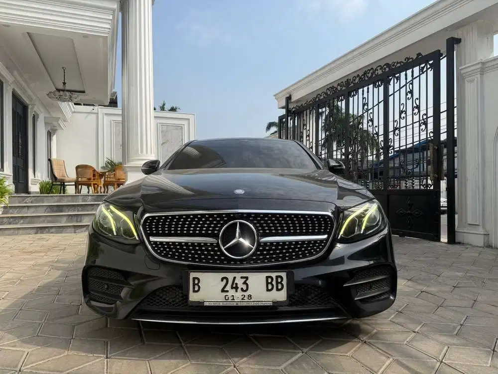 Mercedes-Benz E300 2017 Bensin