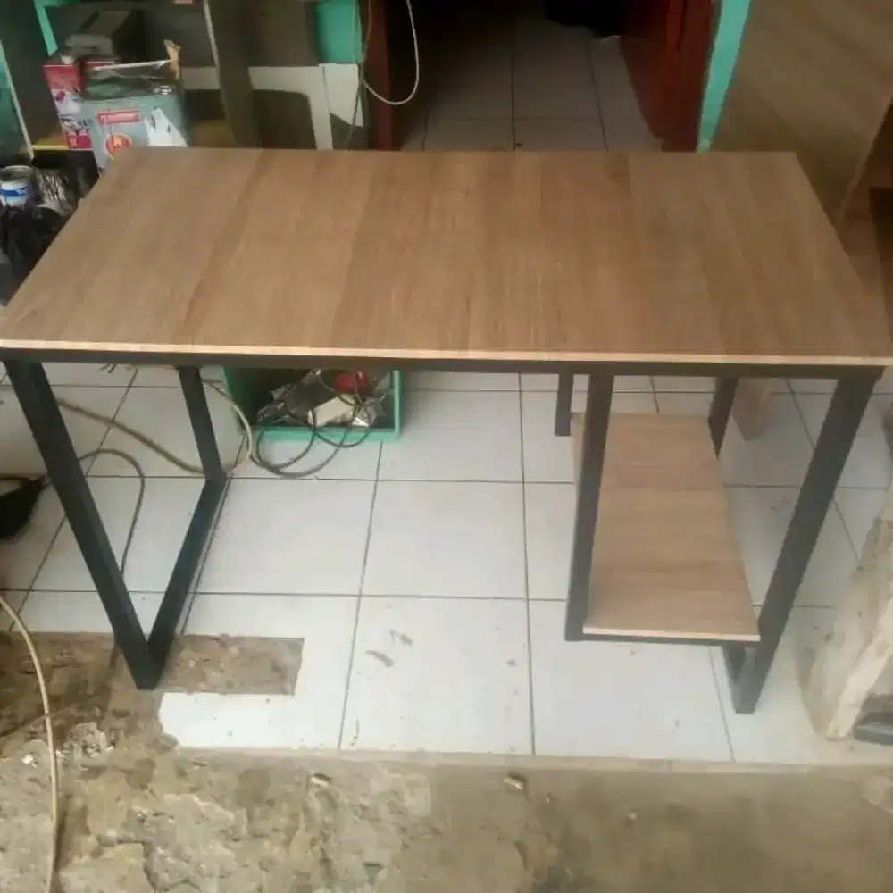 Meja kantor / meja komputer pc / meja sekolah