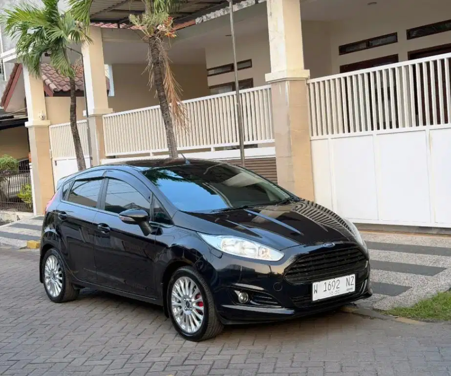 Ford Fiesta S AT 2015