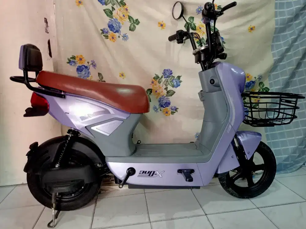 Sepeda listrik Mulus,Batere Normal,Lampu2 normal,Bagasi luas,Siap gas