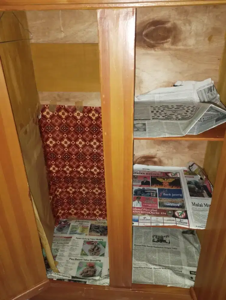 Lemari baju dari kayu