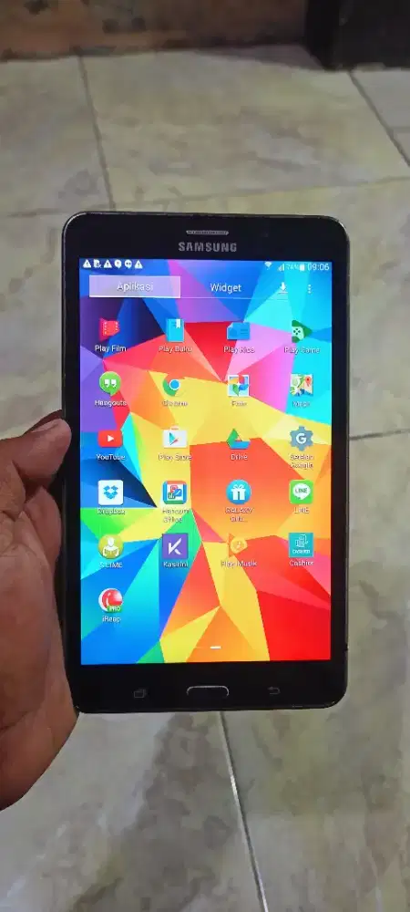 Samsung Tab 4 bisa Gotube dan sudah banyak Gamenya