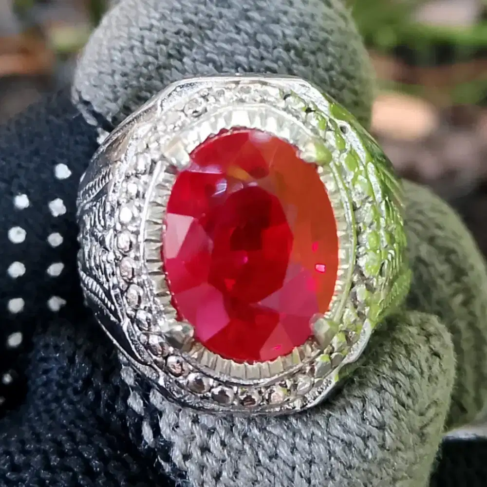 Vvd red blood Spinel 7ct est No Memo No nego ring bonus No php