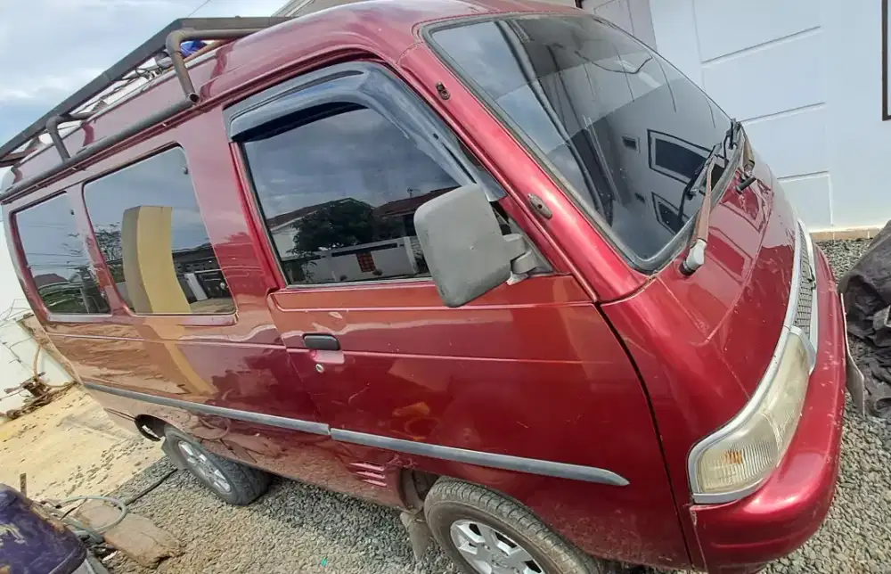 Dijual Futura Minibus