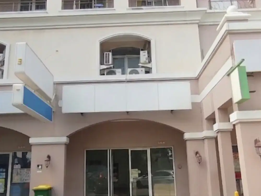 Disewakan Ruko lebar 6, 3 lantai, siap pakai di Gading Mediterania residence