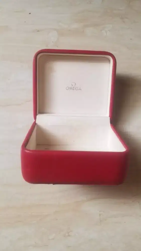 Box omega original.