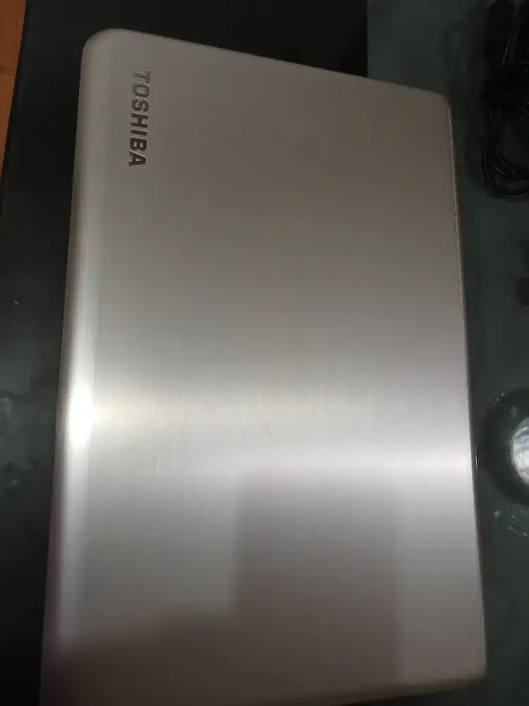 Ram 16, SSD 128, core I7, Toshiba Dynabook TB 87/PG