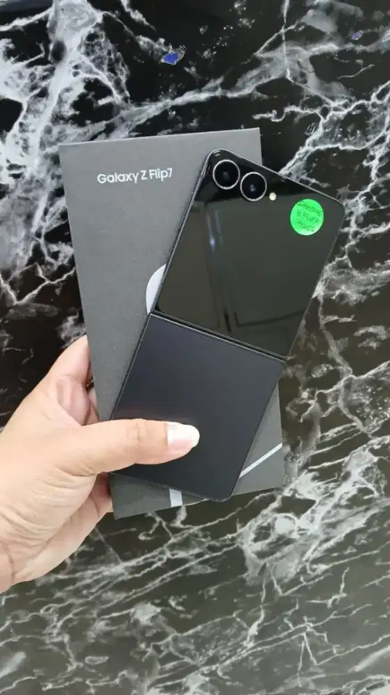 Samsung Z Flip7 12/256 Second