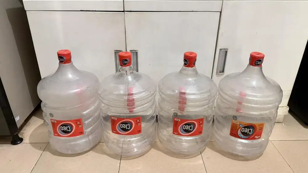Dijual 4 galon cleo