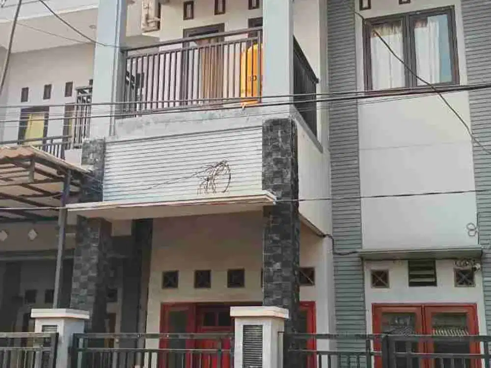 Rumah Kost Cewek Full Penghuni Ngomset di Ketintang, Sby Selatan