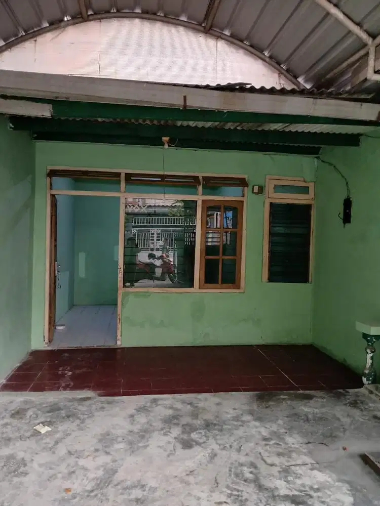 RUMAH DI JUAL SEMOLOWARU