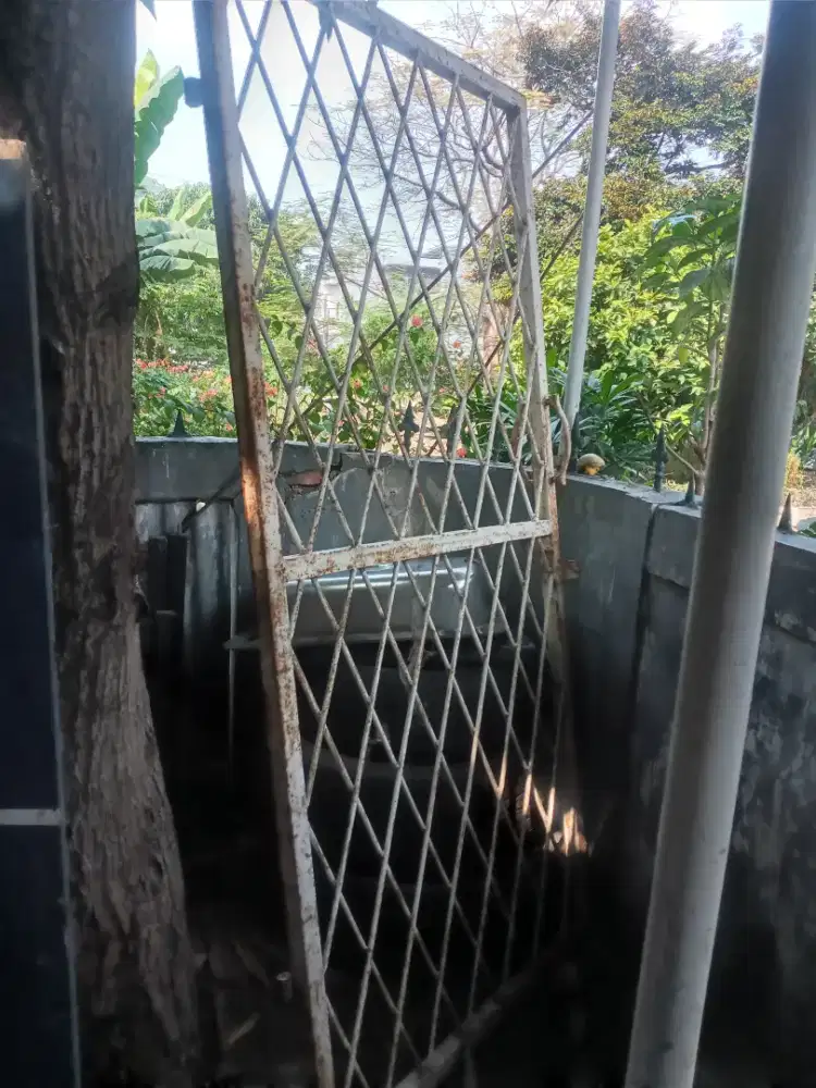 Pintu teralis besi