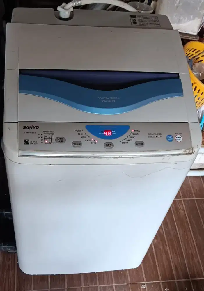 Mesin cuci merk SANYO  kap 8 kg