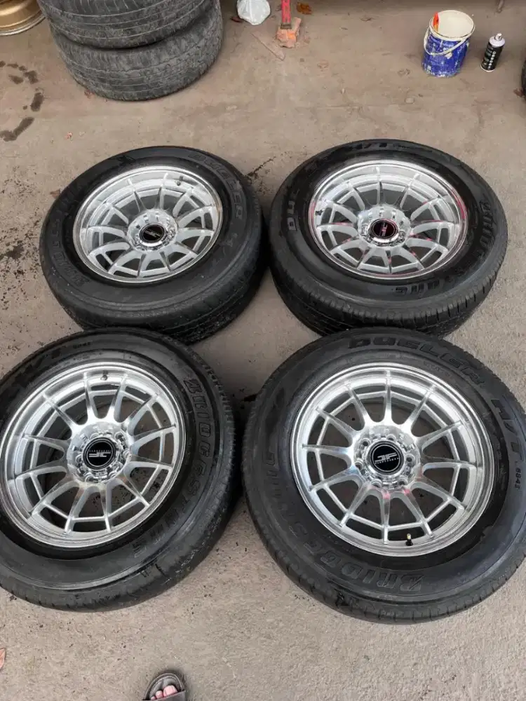 Enkei spider ring 18 lebar 9 pcd 6x139,7 ET 0 ban 265/60 R18 Fortuner
