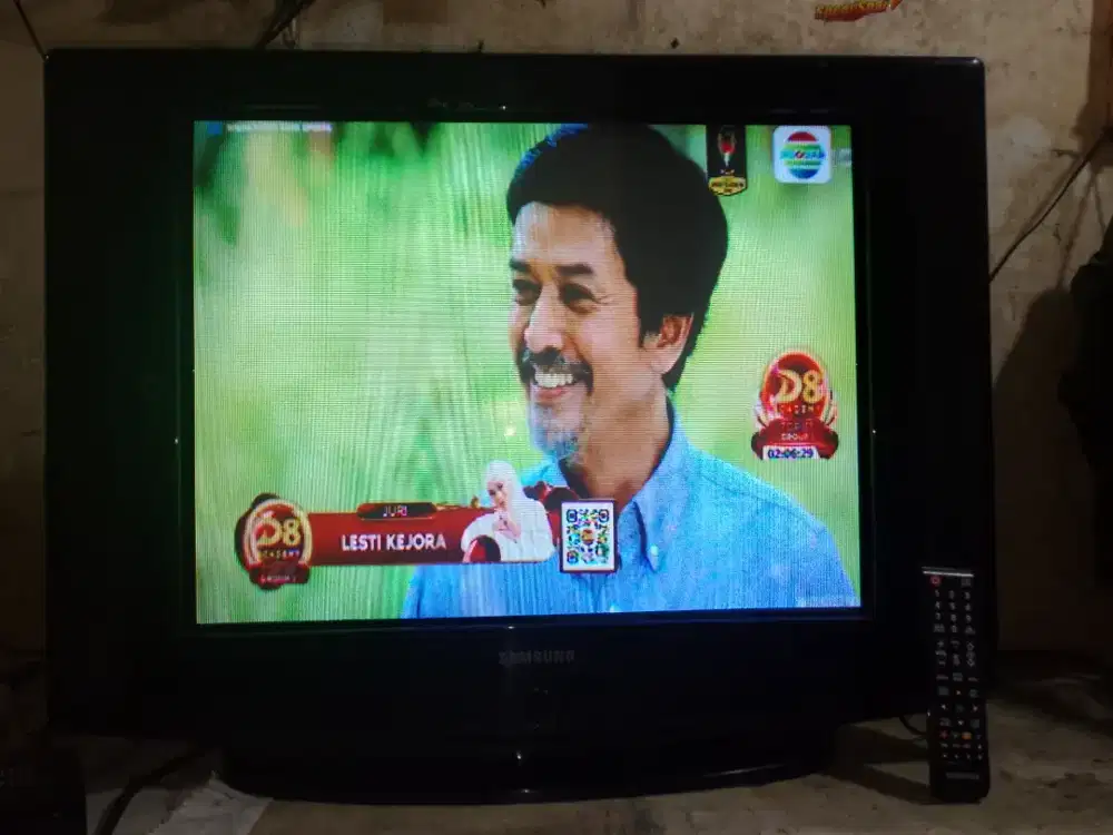 TV 29 inc SAMSUNG slim