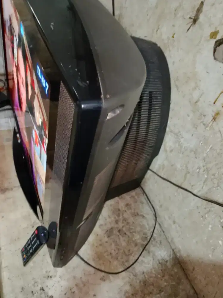 TV 29 inc SAMSUNG slim