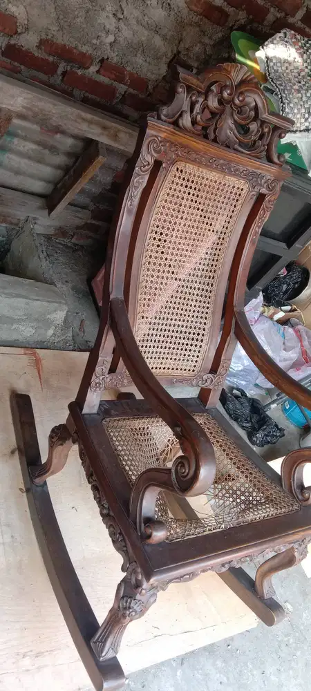 Kursi goyang kayu jati