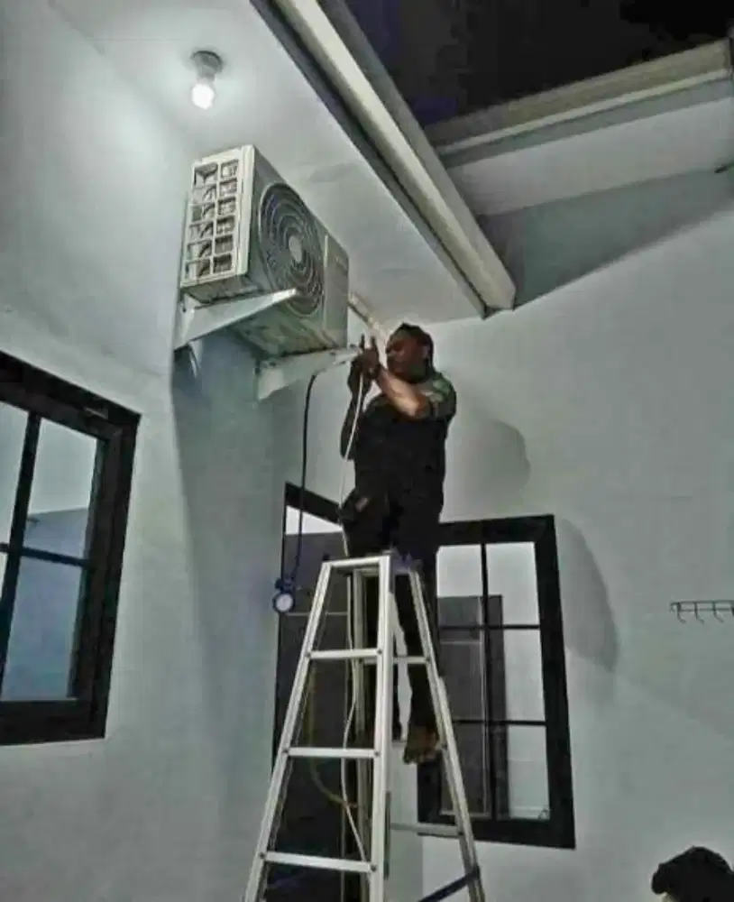 service ac, Cuci Ac, Bongkar Pasang ac, tambah isi ulang freon dll