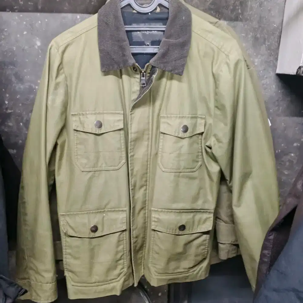Jaket Army Merk Banana Republic