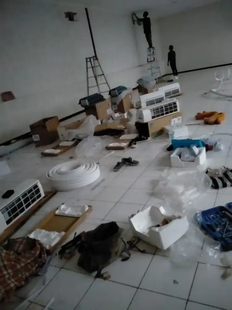 Servis ac bergaransi, instalasi,cuci,bongkar pasang,