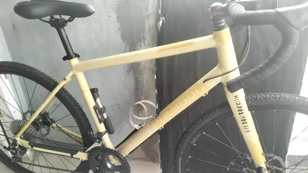 Sepeda roadbike Polygon bend riv gravel