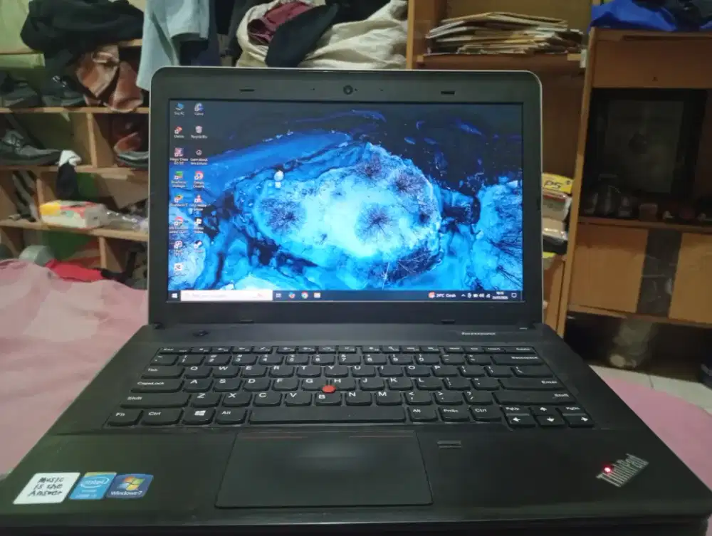 Laptop Thinkpad E440 Core i5 Generasi 4 Ram 6GB Ssd 256GB