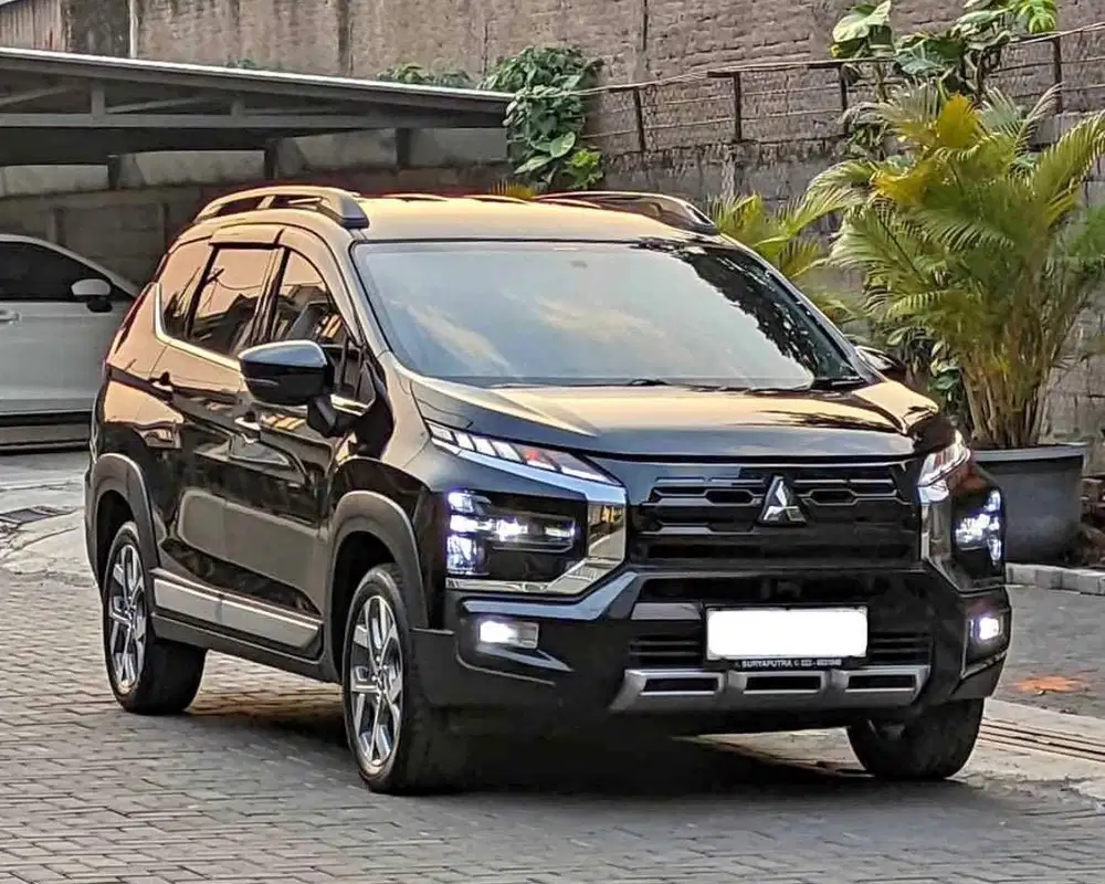 LOW KM PAJAK PANJANG Mitsubishi Xpander Cross New AT 2023 Istimewa Con