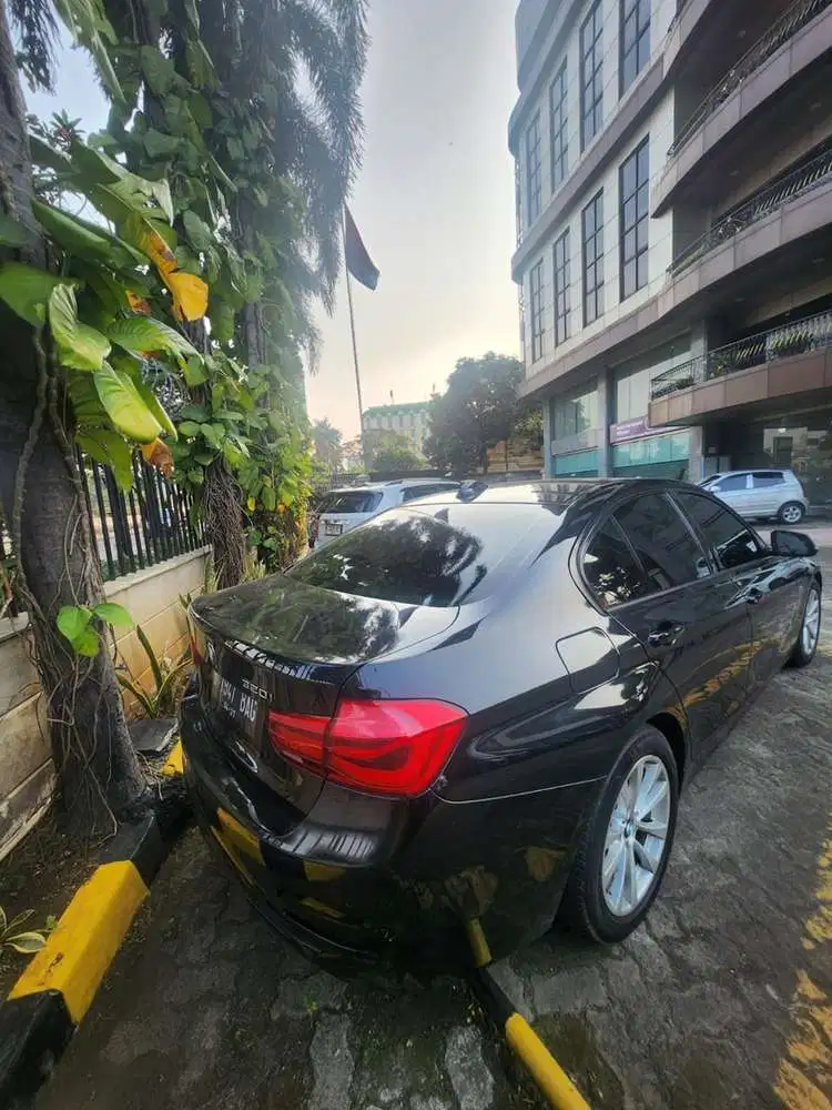 BMW 320i 2016 Bensin