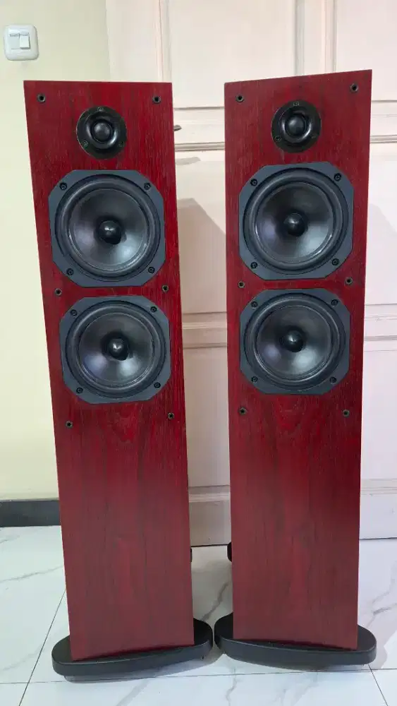 Epos. Elan 35. England